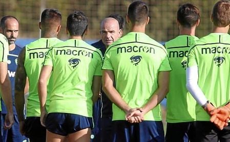 Simon es la principal novedad del Levante para recibir al Sevilla. Simon es la principal novedad del Levante para recibir al Sevilla.