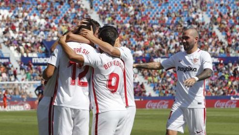 El Sevilla exhibió su pólvora en el Ciudad de Levante. El Sevilla exhibió su pólvora en el Ciudad de Levante.
