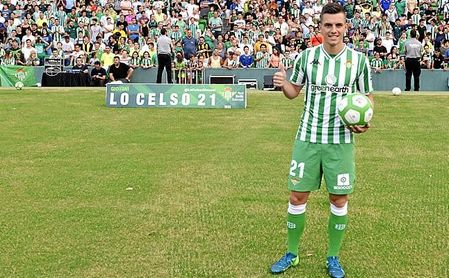 Giovani Lo Celso está cedido por el PSG, pero si el Betis se mete en Europa estará obligado a comprarlo por 25 kilos. Giovani Lo Celso está cedido por el PSG, pero si el Betis se mete en Europa estará obligado a comprarlo por 25 kilos.