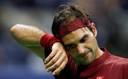 Federer llega a las semifinales de Shanghái tras eliminar al japonés Nishikori Federer llega a las semifinales de Shanghái tras eliminar al japonés Nishikori