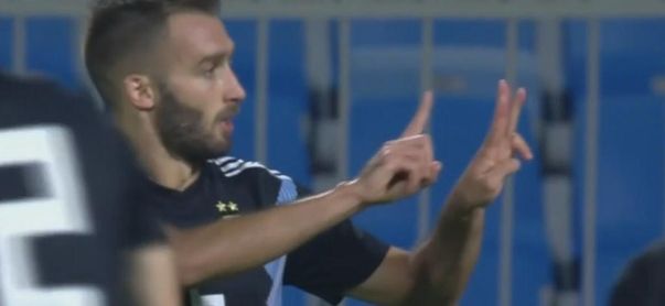 El enorme gesto de Pezzella tras marcar con Argentina El enorme gesto de Pezzella tras marcar con Argentina