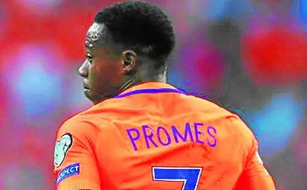 Promes jugó por la banda derecha, en esta ocasión. Promes jugó por la banda derecha, en esta ocasión.
