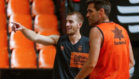 San Emeterio sufre un corte profundo en la mejilla derecha pero no está descartado San Emeterio sufre un corte profundo en la mejilla derecha pero no está descartado