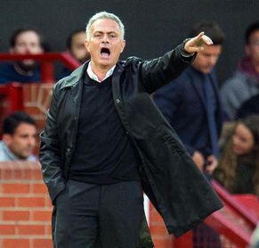 Mourinho se asoma al abismo en su antigua casa Mourinho se asoma al abismo en su antigua casa