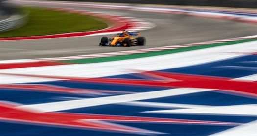 Fernando Alonso abandona el Gran Premio de Estados Unidos en la primera vuelta Fernando Alonso abandona el Gran Premio de Estados Unidos en la primera vuelta