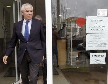 La Fiscalía pide 6 años de cárcel para Francisco Pernía por la gestión del club La Fiscalía pide 6 años de cárcel para Francisco Pernía por la gestión del club