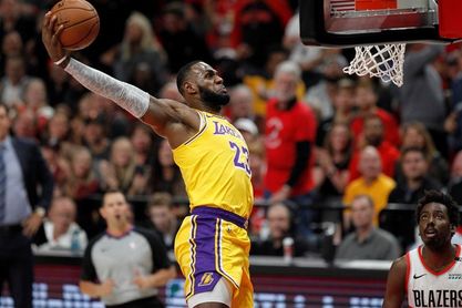 113-131. Stephenson da la primera victoria a los Lakers 113-131. Stephenson da la primera victoria a los Lakers