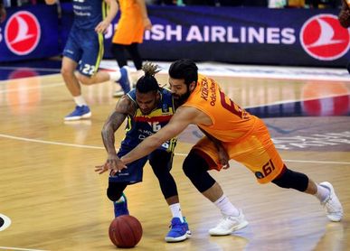 95-87.El MoraBanc sueña con el Top-16 al vencer en la prórroga al Galatasaray 95-87.El MoraBanc sueña con el Top-16 al vencer en la prórroga al Galatasaray