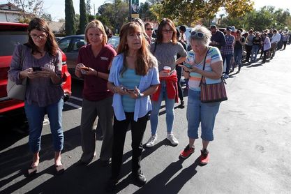 El deporte profesional estadounidense se une a los familiares de las víctimas del tiroteo en California El deporte profesional estadounidense se une a los familiares de las víctimas del tiroteo en California