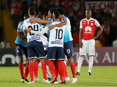 0-2. Junior sorprende a Santa Fe en Bogotá y vislumbra la final sudamericana 0-2. Junior sorprende a Santa Fe en Bogotá y vislumbra la final sudamericana