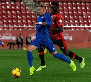 El fútbol balear vive en Son Moix su noche más solidaria con las víctimas de la riada El fútbol balear vive en Son Moix su noche más solidaria con las víctimas de la riada