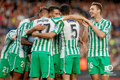 La segunda línea golea a la primera La segunda línea golea a la primera