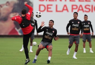 Perú no se siente ni inferior ni superior a Ecuador, afirma Santamaría Perú no se siente ni inferior ni superior a Ecuador, afirma Santamaría