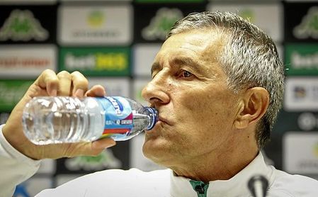Setién critica, una vez más, los horarios que pone LaLiga. Setién critica, una vez más, los horarios que pone LaLiga.