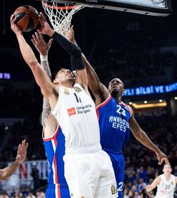 82-84. Un imperial Ayón corta la mala racha del Real Madrid 82-84. Un imperial Ayón corta la mala racha del Real Madrid