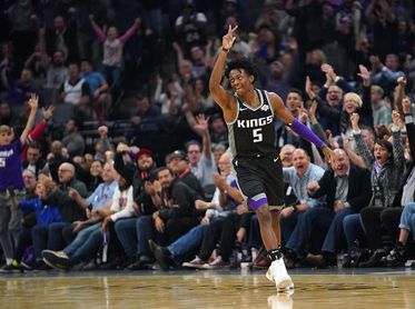 110-129. Fox, con un doble-doble, mantiene ganadores a los Kings 110-129. Fox, con un doble-doble, mantiene ganadores a los Kings