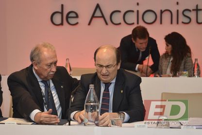 La junta de accionistas rechaza el blindaje del Sánchez-Pizjuán La junta de accionistas rechaza el blindaje del Sánchez-Pizjuán