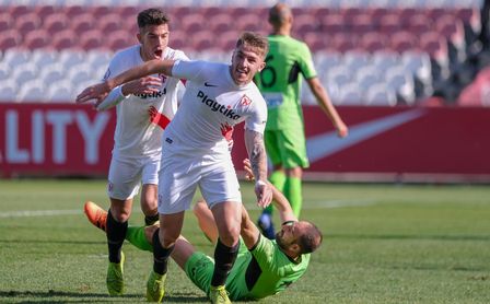 Casas celebra su primer gol en Segunda B con el Sevilla Atlético. Casas celebra su primer gol en Segunda B con el Sevilla Atlético.