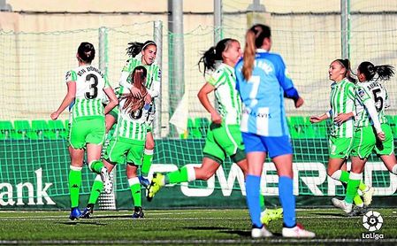 Las jugadoras del Betis celebran el gol de Virgy, que abrió el marcador y la cuenta anotadora de 2019. Las jugadoras del Betis celebran el gol de Virgy, que abrió el marcador y la cuenta anotadora de 2019.