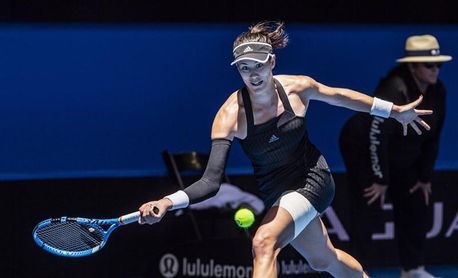 Muguruza se lleva el duelo español ante Suárez y se enfrentará con Bertens Muguruza se lleva el duelo español ante Suárez y se enfrentará con Bertens