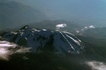 Rescatan los cuerpos de tres montañeros españoles y un peruano muertos en una avalancha en Perú Rescatan los cuerpos de tres montañeros españoles y un peruano muertos en una avalancha en Perú