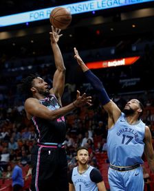112-108. Winslow con 26 puntos y Wade con un tapón dan el triunfo a los Heat 112-108. Winslow con 26 puntos y Wade con un tapón dan el triunfo a los Heat
