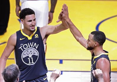 111-142. Curry y Thompson dirigen a los Warriors, que imponen marca de 51 puntos el primer cuarto 111-142. Curry y Thompson dirigen a los Warriors, que imponen marca de 51 puntos el primer cuarto