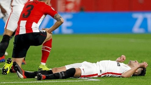 Munir se lamenta tras una ocasión en la que estuvo a punto de marcar. Munir se lamenta tras una ocasión en la que estuvo a punto de marcar.