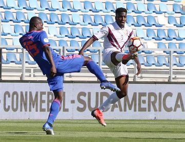 1-0. Samuel Sosa da el triunfo a Venezuela ante Colombia en el duelo inaugural 1-0. Samuel Sosa da el triunfo a Venezuela ante Colombia en el duelo inaugural