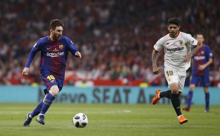 Final de la Copa del Rey disputada entre Sevilla y Barcelona. En la imagen, Messi y Banega. Final de la Copa del Rey disputada entre Sevilla y Barcelona. En la imagen, Messi y Banega.