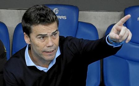 Rubi da instrucciones durante el Espanyol-Betis de LaLiga. Rubi da instrucciones durante el Espanyol-Betis de LaLiga.