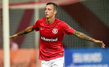 El pase de Iago Amaral Borduchi pertenece al Inter de Porto Alegre. El pase de Iago Amaral Borduchi pertenece al Inter de Porto Alegre.