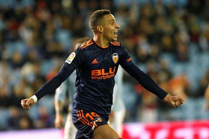 1-2. El Valencia remonta para soñar y agrava la situación del Celta 1-2. El Valencia remonta para soñar y agrava la situación del Celta