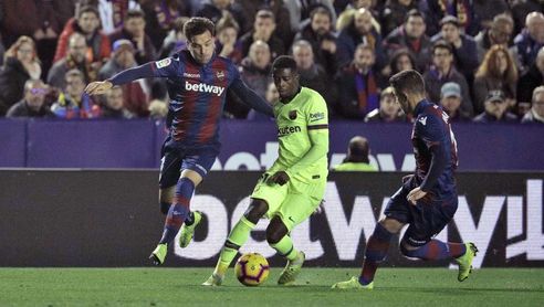 Paco López pierde a Toño ante el Sevilla por unas molestias en la cadera Paco López pierde a Toño ante el Sevilla por unas molestias en la cadera