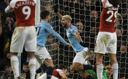 Agüero somete al Arsenal Agüero somete al Arsenal