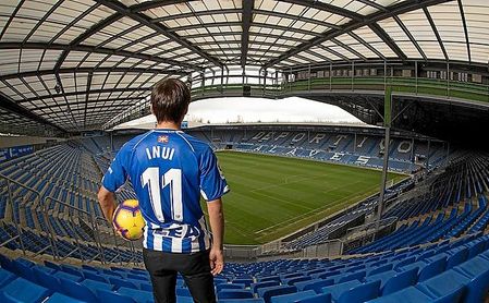 Inui se convierte en el primer jugador asiático que llega al Alavés. Inui se convierte en el primer jugador asiático que llega al Alavés.