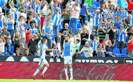 El Leganés celebra el triunfo ante el Betis con el que abrochaba una gran temporada El Leganés celebra el triunfo ante el Betis con el que abrochaba una gran temporada