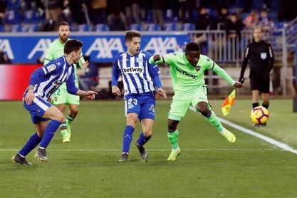 2-0. Laguardia y Jony reconducen el camino del Alavés 2-0. Laguardia y Jony reconducen el camino del Alavés