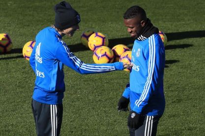 "Milenials" y casi cuarentones, la inesperada convivencia del fútbol español "Milenials" y casi cuarentones, la inesperada convivencia del fútbol español