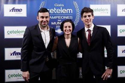 La Federación Española entrega sus reconocimientos a los campeones La Federación Española entrega sus reconocimientos a los campeones