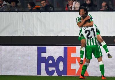 En Francia alucinan con el 'Messi mexicano' del Betis En Francia alucinan con el 'Messi mexicano' del Betis