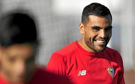 El Sevilla FC impidió en enero que Mercado se marchase al Villarreal CF. El Sevilla FC impidió en enero que Mercado se marchase al Villarreal CF.