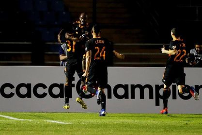 0-1. Beasley rescata al Houston frente a un Guastatoya con un gran Calderón 0-1. Beasley rescata al Houston frente a un Guastatoya con un gran Calderón