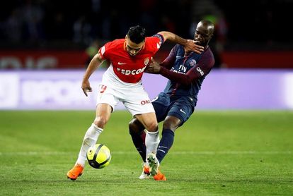 Lassana Diarra rescinde su contrato con el París Saint Germain Lassana Diarra rescinde su contrato con el París Saint Germain