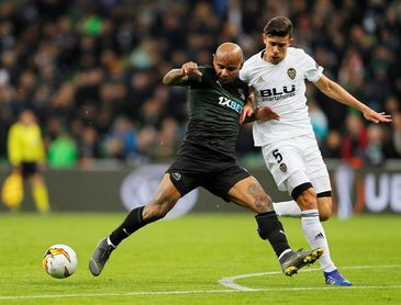 1-1. El Valencia juega a la ruleta rusa y Guedes le mete en cuartos en el 93 1-1. El Valencia juega a la ruleta rusa y Guedes le mete en cuartos en el 93