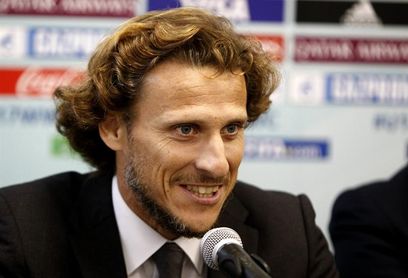 Diego Forlán ya tiene su título de entrenador en Argentina Diego Forlán ya tiene su título de entrenador en Argentina