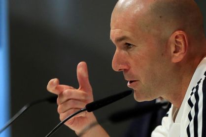Zidane da el visto bueno a Militao: "Es muy bueno y con futuro" Zidane da el visto bueno a Militao: "Es muy bueno y con futuro"