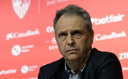 Caparrós: "A mí me gustaría seguir y volver a trabajar con Monchi" Caparrós: "A mí me gustaría seguir y volver a trabajar con Monchi"