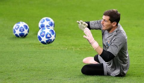 El Oporto anuncia oficialmente la renovación de Iker Casillas El Oporto anuncia oficialmente la renovación de Iker Casillas
