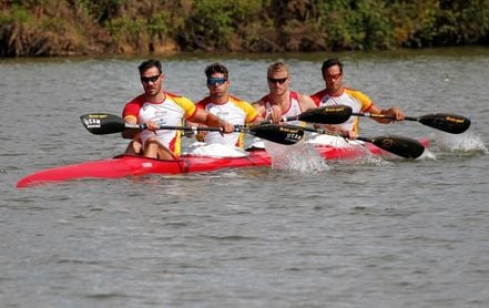 Un regata olímpica de piraguas servirá de prolegómeno al Sporting-Oviedo Un regata olímpica de piraguas servirá de prolegómeno al Sporting-Oviedo